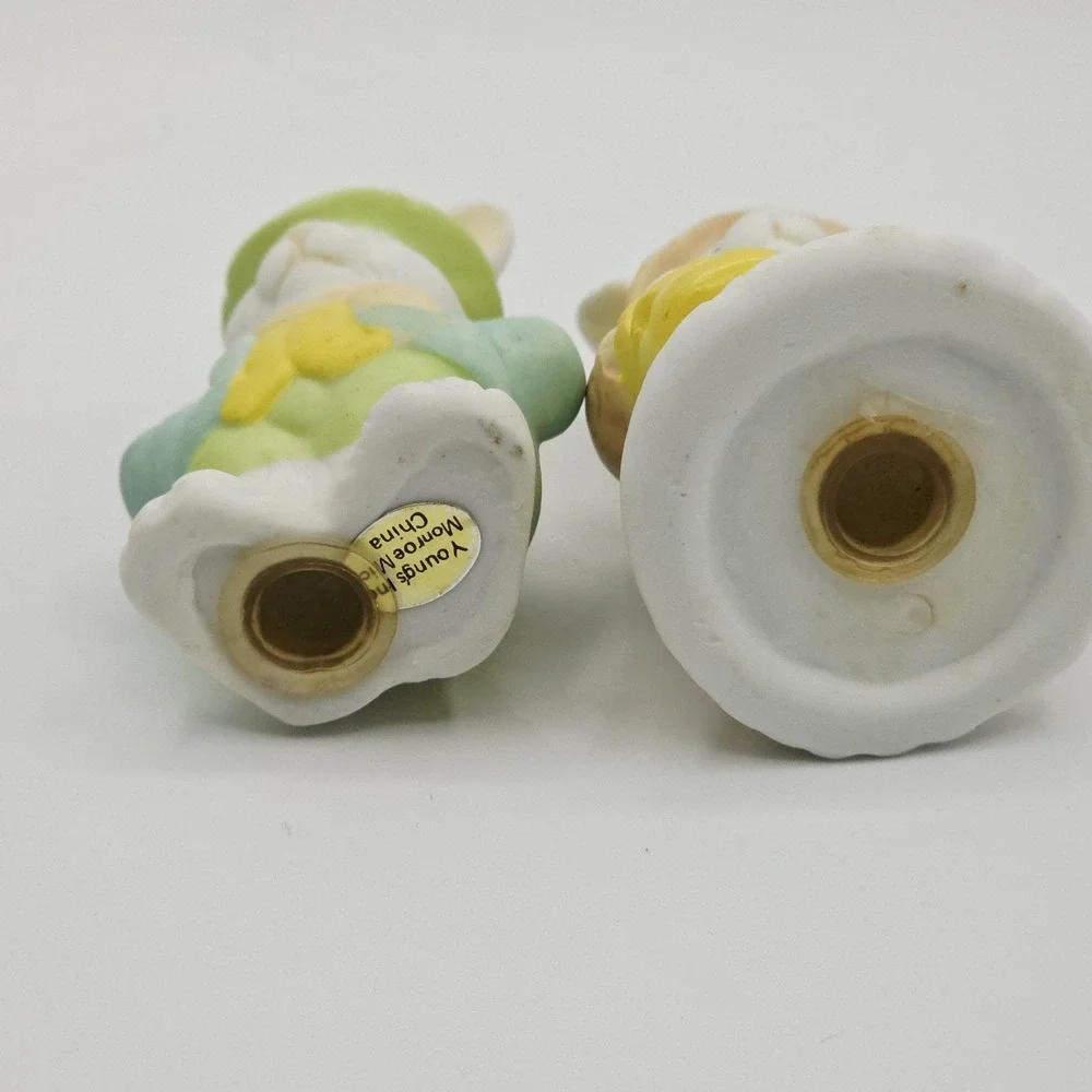 Vtg Youngs Inc Easter Bunny Salt‎ Pepper Shakers Small Ceramic Pastel Pair Decor